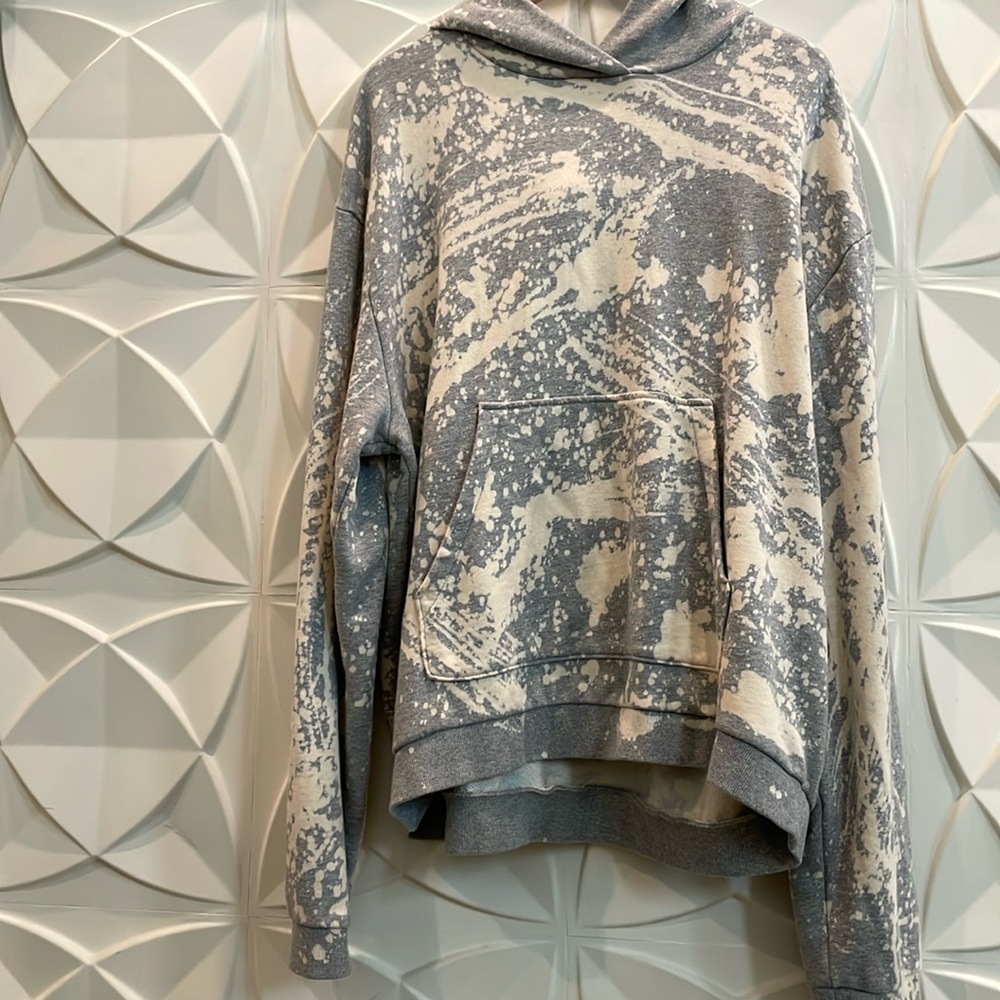 Urban outfitters men’s tie dye fleece. Never worn. Size large
